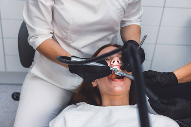 Best Cracked Tooth Emergency Dentist  in Hillsboro Beach, FL